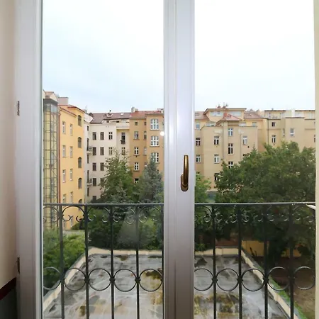 Apartment Vinohrady Sazavska Prague