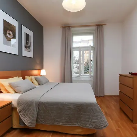 Vinohrady Sazavska Apartment