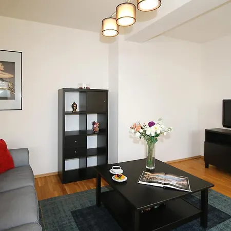 Vinohrady Sazavska Appartement Praag