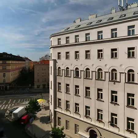 Vinohrady Sazavska Appartement Praag