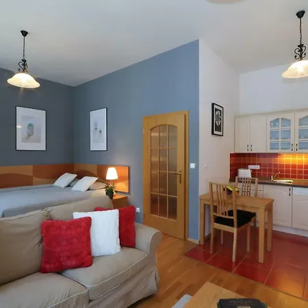 Vinohrady Sazavska Appartement Praag