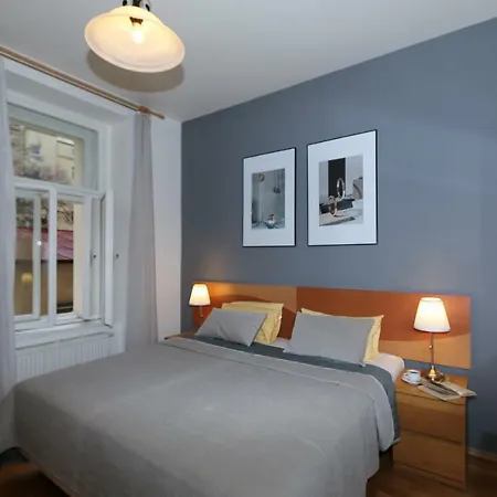 Appartement Vinohrady Sazavska Praag